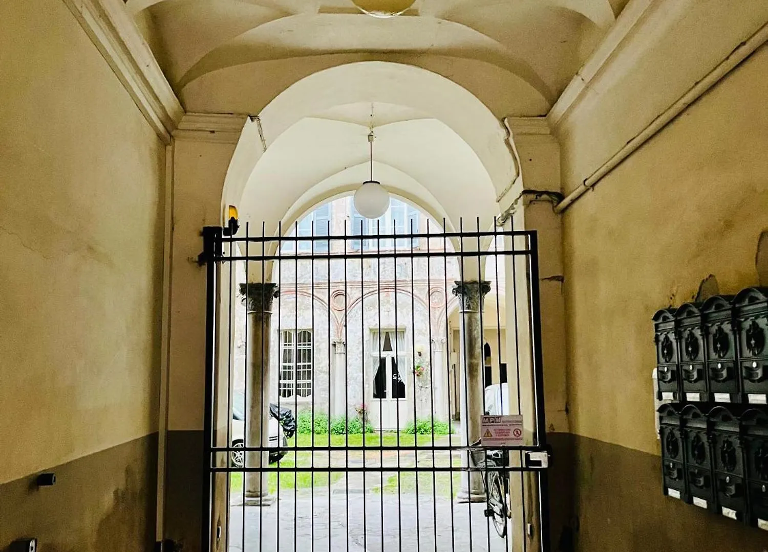 Appartamento La Dama Alla Finestra In Centro Como Apartment